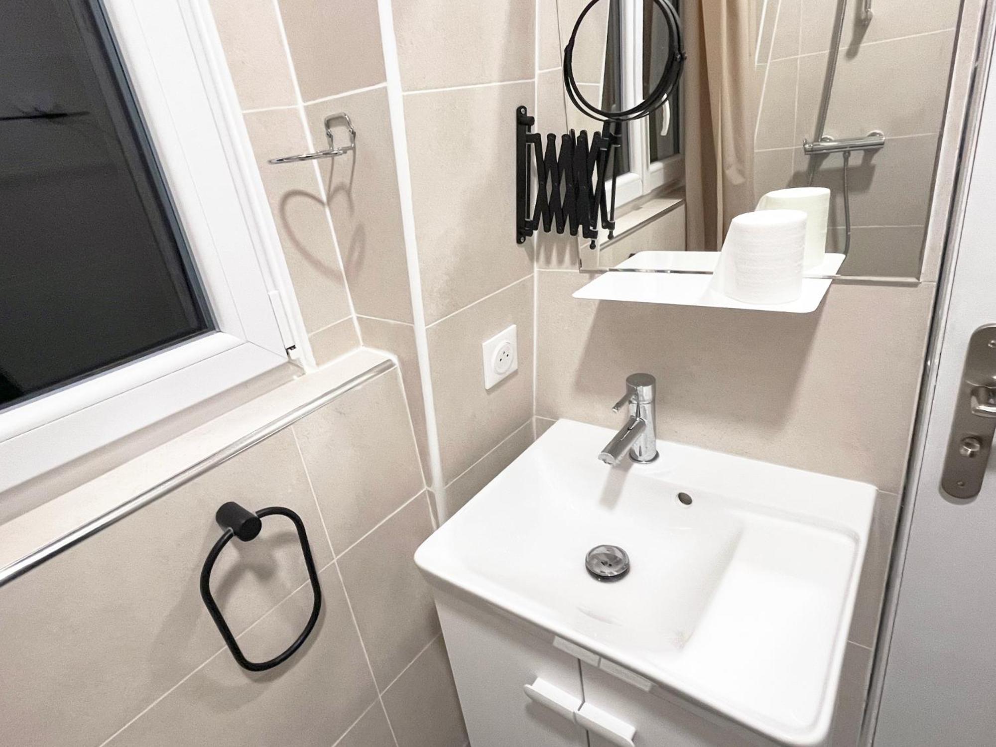 Appartement Moderne A Paris Pour 4 Personnes Exterior photo